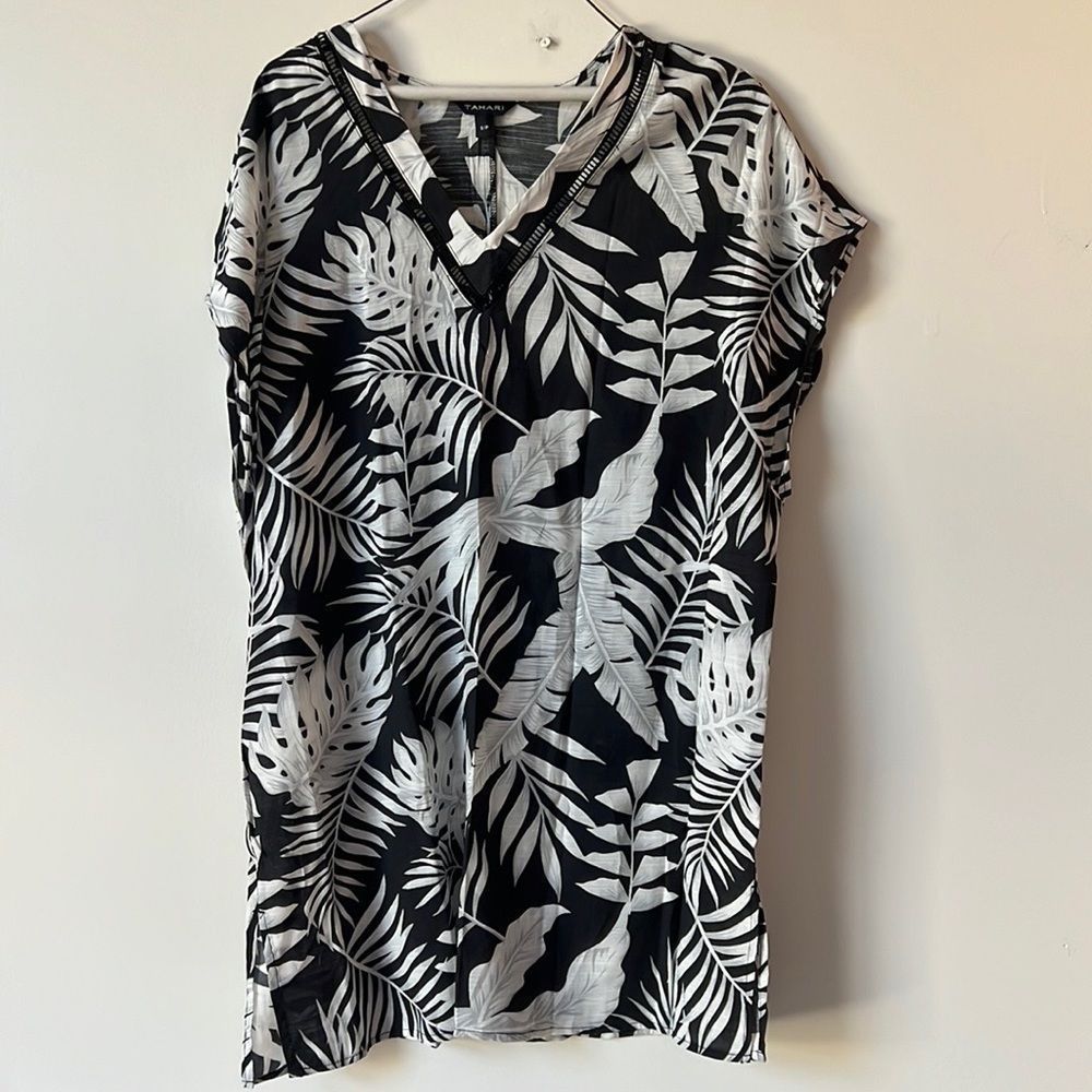 Tahari Beach coverup - Small